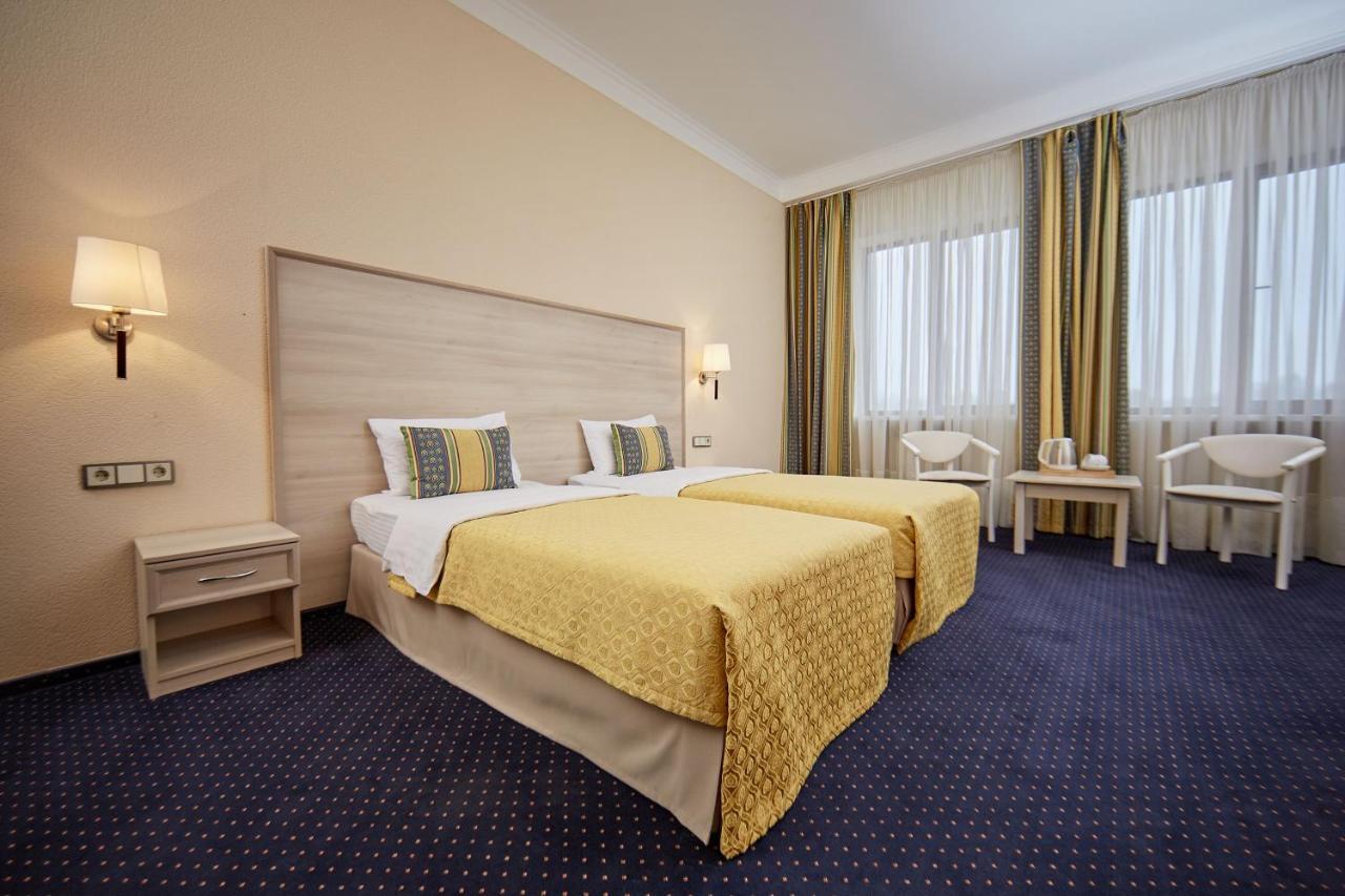 Platium Spa&Resort Kozyn Eksteriør bilde