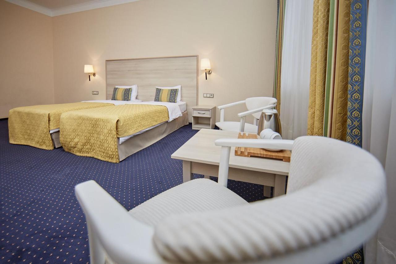 Platium Spa&Resort Kozyn Eksteriør bilde