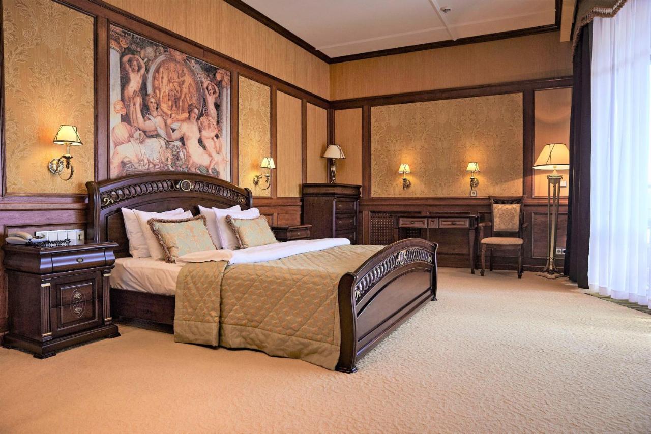 Platium Spa&Resort Kozyn Eksteriør bilde