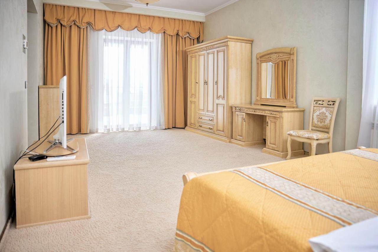 Platium Spa&Resort Kozyn Eksteriør bilde